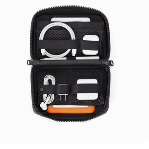 Dagne Dover Arlo Tech Organizer